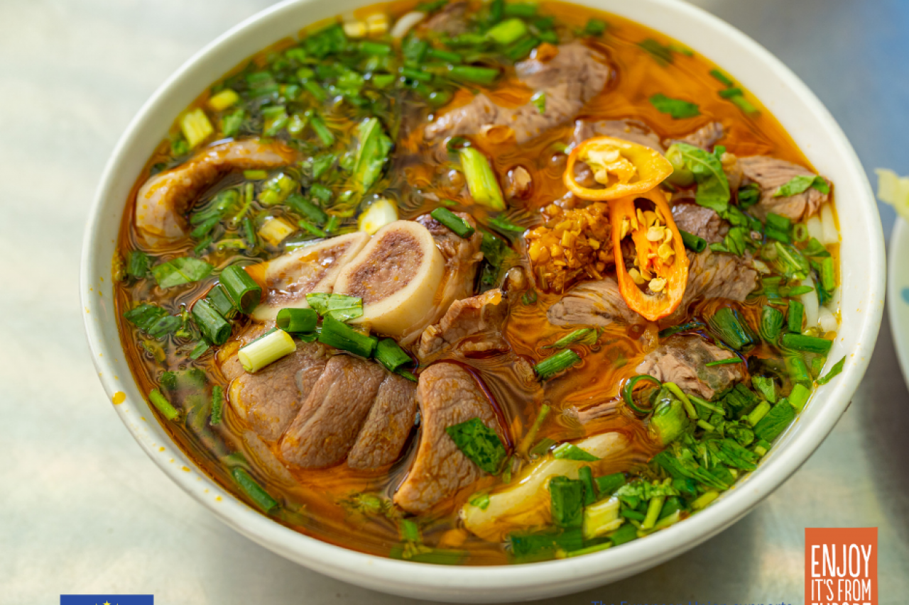 Beef Noodle Soup with European Corinthian black raisin 